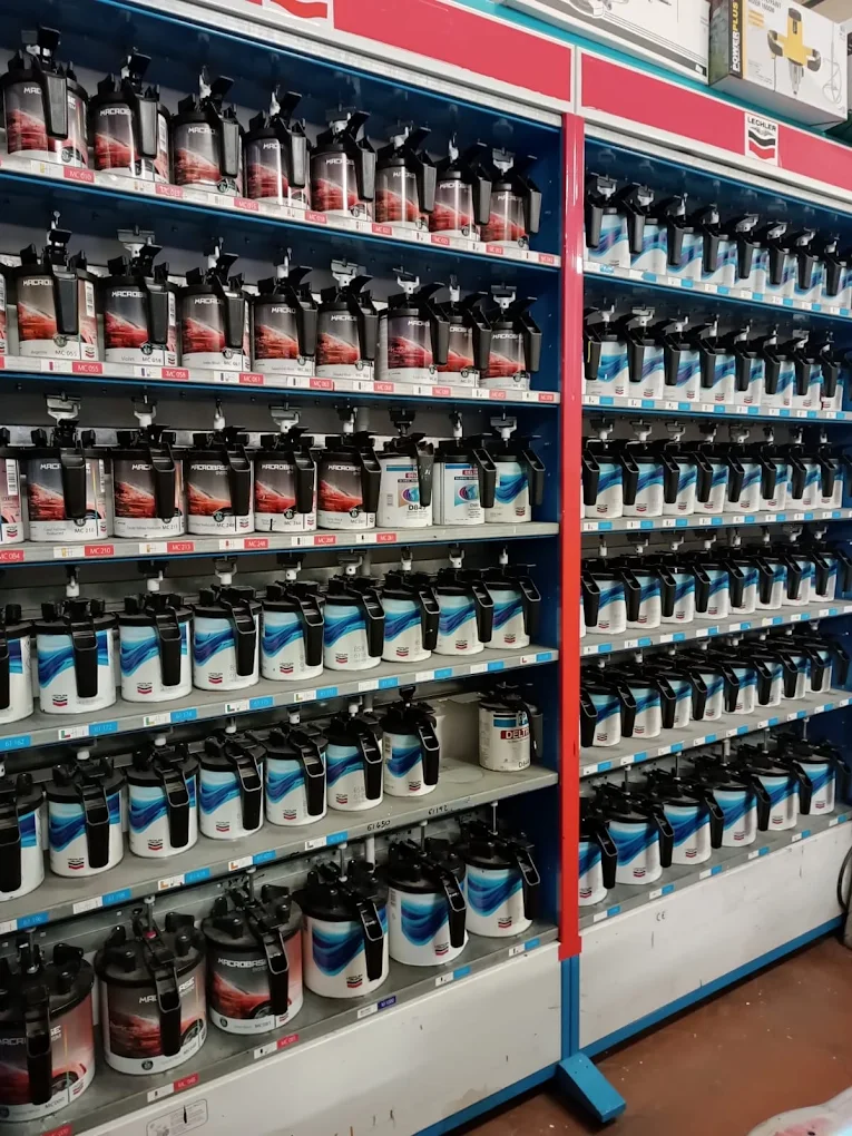 Scaffale con basi tintometriche Lechler per carrozzeria